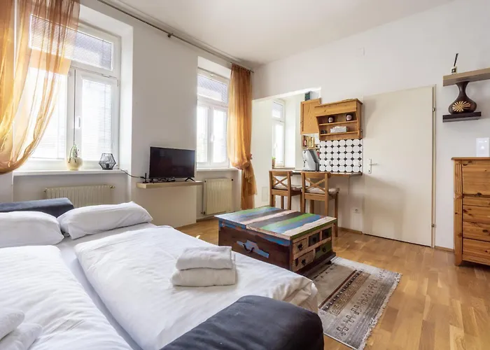 Next To Stadthalle & Westbahnhof